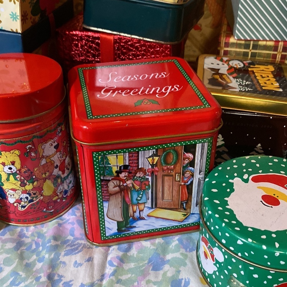Bundle of 14 Christmas gift boxes 7 gift boxes and 7 tin boxes - Picture 4 of 12